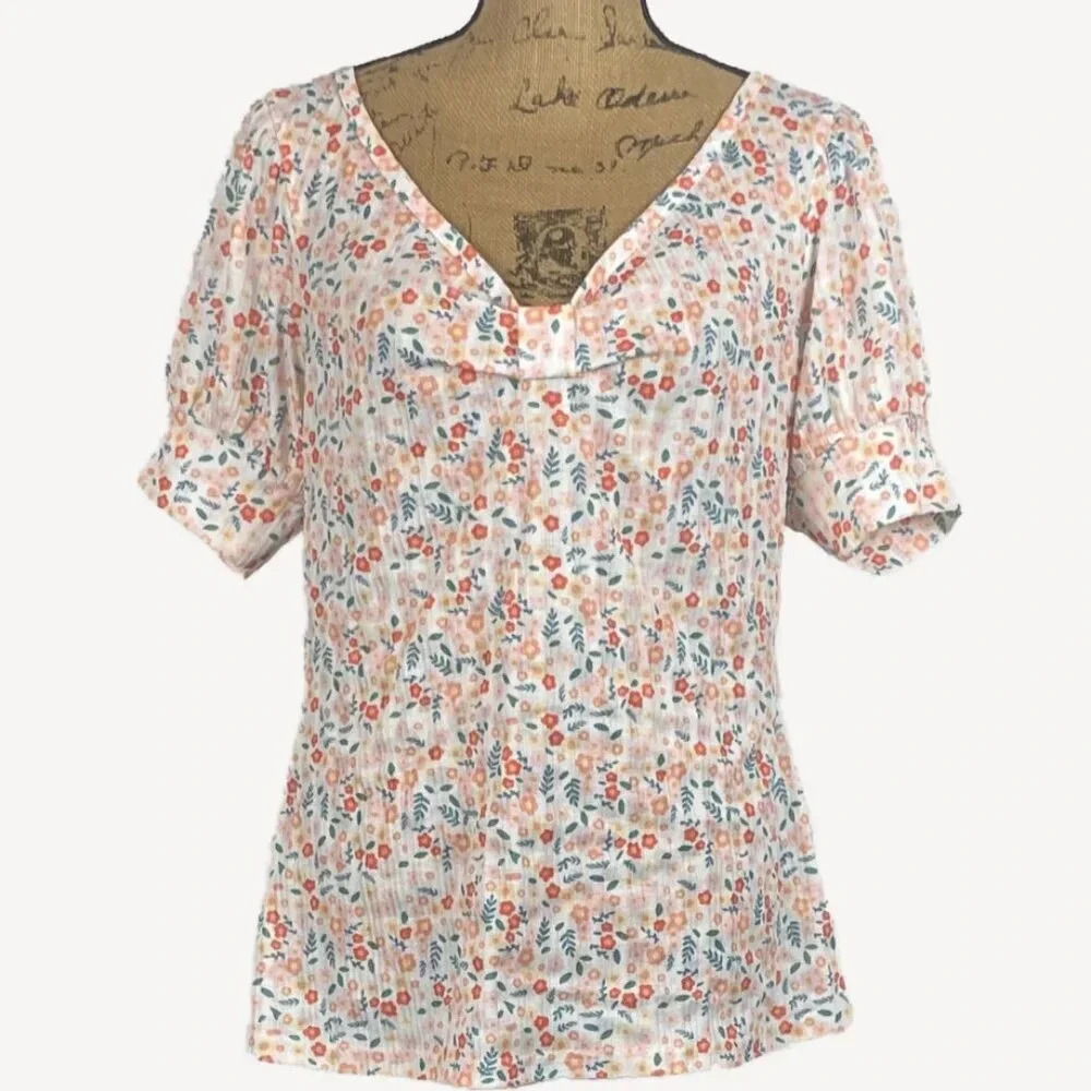 NWOT V-Neck Floral T-Shirt